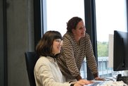 alice vicentini und sandra dörrfuß arbeiten gemeinsam