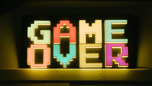 game over schriftzug