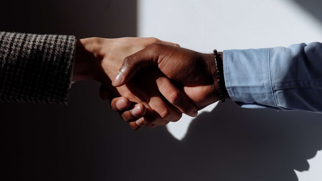 shake hands