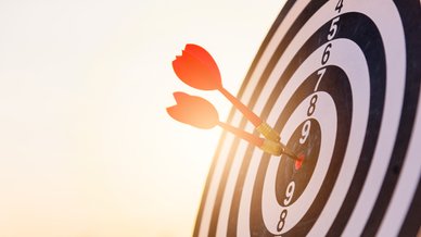 dartpfeile im bullseye