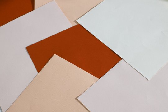 papier übereinander liegend