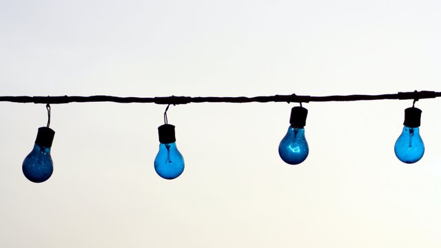 lichterkette mit glühbirnen
