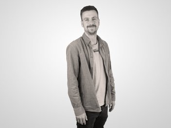 bastian_perlitz.jpg ganzkörperbild von bastian perlitz